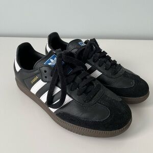 Black Adidas Samba’s🐼